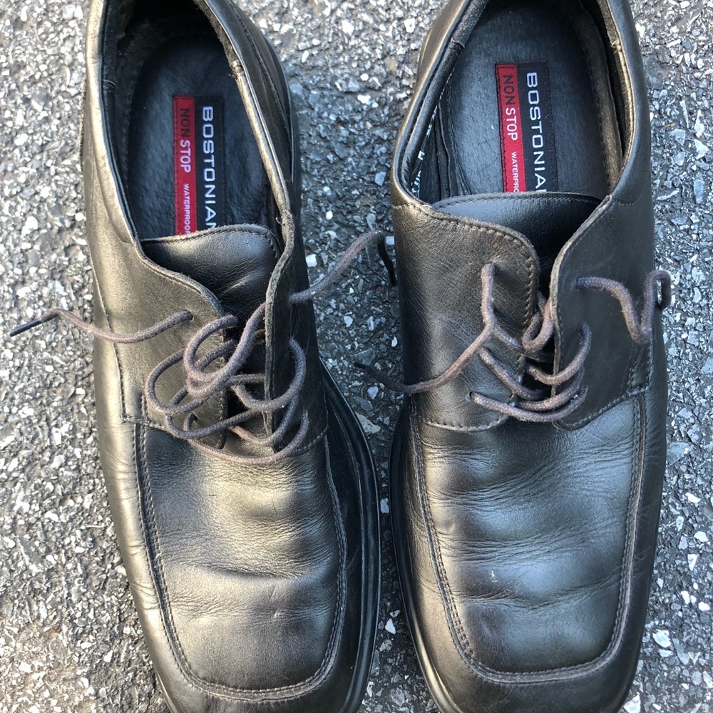 Dress shoes